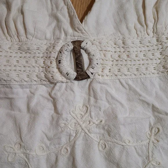 Little white dress. - Picture 7 of 16